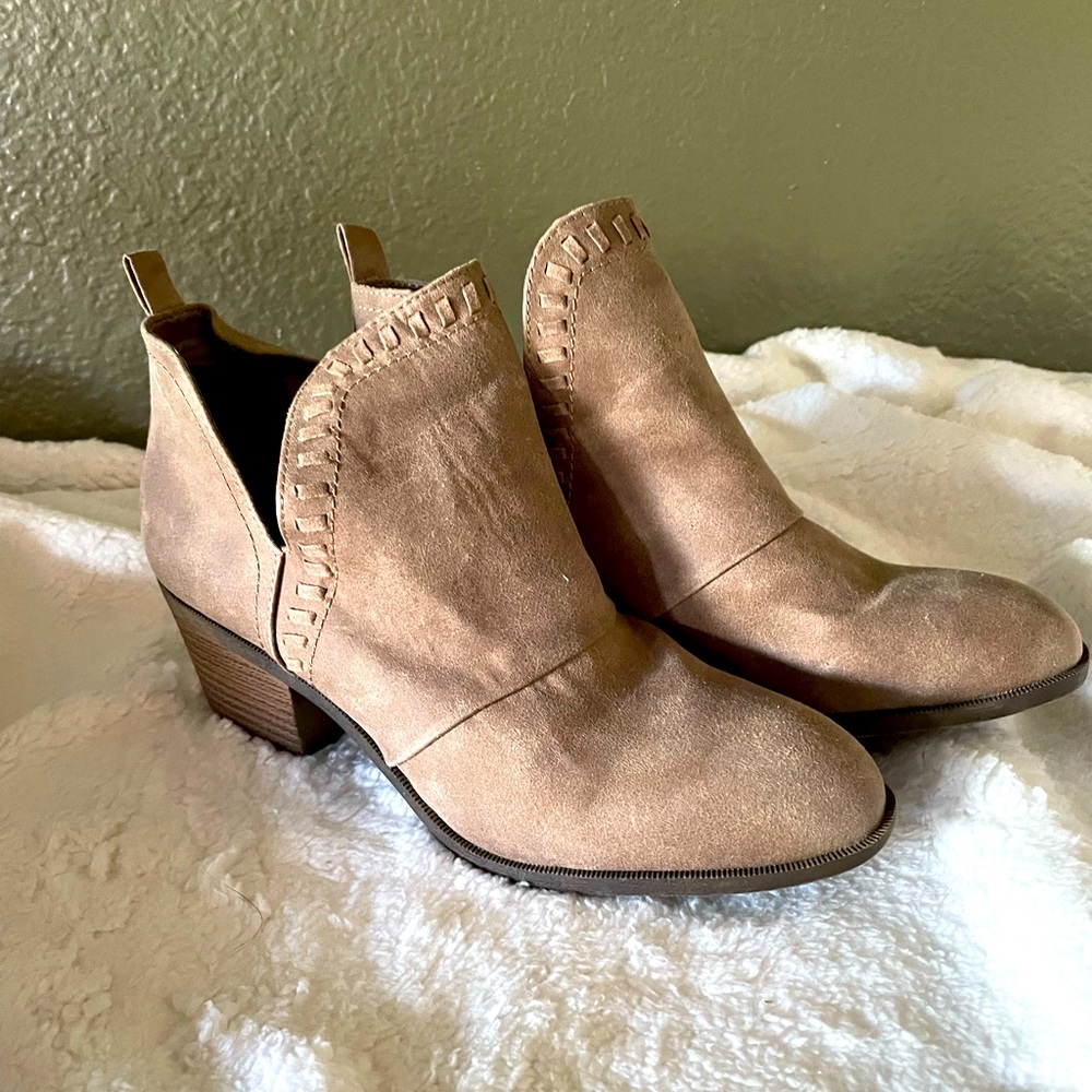 NWOT Rock & Candy Ankle Boots